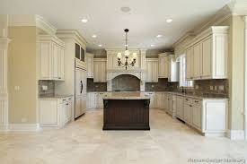 Traditional Antique White Kitchen Cabinets Kitchen Design Ideas Org Antique White Kitchen Off White Kitchen Cabinets Antique White Kitchen Cabinets