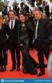 Since the end of un gars, une fille in 2003, he has appeared. Jean Dujardin Elsa Zylberstein Und Christopher Lambert Redaktionelles Stockbild Bild Von Elsa Schon 166134604