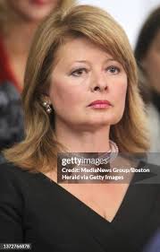 986 Gail Brown Photos & High Res Pictures