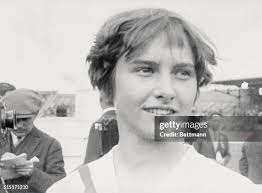 1,786 Dutch Robinson Photos & High Res Pictures