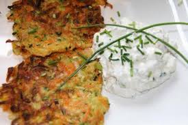 Vegetarisch Gemusepuffer Mit Quarkdip Rezept Rezept Rezepte Gemusepuffer Vegetarisch