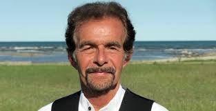 Robin Treat's Instagram, Twitter & Facebook