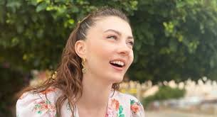 Burcu özberk boyu 1.62 cm kilosu 52 kg burcu yay. Burcu Ozberk Kimdir Nereli Boyu Yasi Dizileri Ailesi
