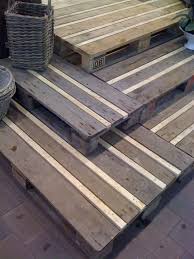 Repurposed Pallets Etages De Palettes Palettes En Bois Recyclees Palette Diy