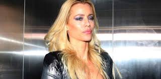 Model known for being one of the most successful argentine models in the world, appearing on the cover of magazines like maxim and cosmopolitan. Nicole Neumann Se Muestra De Viaje Con Su Novio Y En Las Redes No Se Lo Perdonan