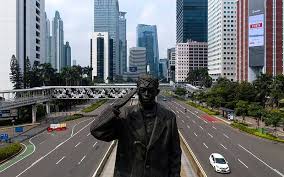 It lies on the northwest coast of java (the world's most populous island). Berita Foto Suasana Jakarta Saat Pemberlakuan Psbb