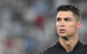 Варианты стрижек, которые носил футболист. Krishtianu Ronaldu Korotko Podstrigsya V Seti Obsuzhdayut Obnovlennyj Obraz Futbolista Shou Biz Na Joinfo Com
