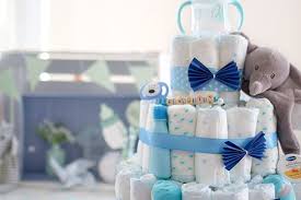 Dekoration Einer Blauen Windeltorte Zur Geburt Eines Jungen Tolle Diy Bastelidee Bab Windeltorte Selber Machen Windeltorte Junge Windeltorte Madchen Anleitung