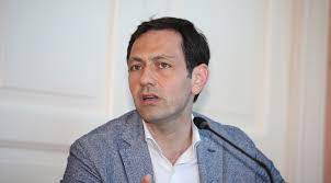 La regione sicilia, per mano dell'assessore alla sanità ruggero razza, ha emesso una circolare. Le Due Facce Di Razza Buttanissima Sicilia