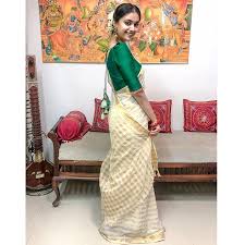 Donning the traditional saree, the 'queen' actress looked every bit of beautiful. Keerthy Suresh Sarees All Keerthy Suresh Traditional Sarees That Can Serve As Inspiration For A Wedding Look