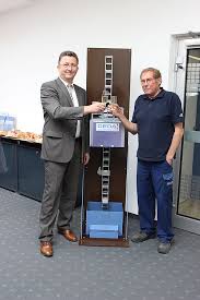 I need this port to run the internet dialer of my cable net. Nach Stolzen 36 Jahren In Den Verdienten Ruhestand