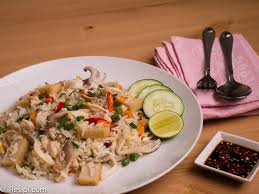 Mushroom soup with garlic rolls. Resepi Nasi Goreng Cendawan Istimewa