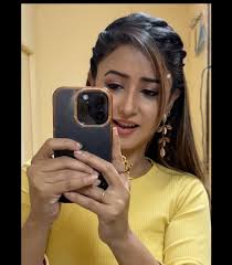 Sanskruti 💛 , Makeup room selfies /continuity pictures and vid stacks! 😛🥰