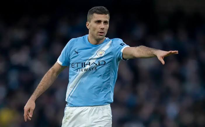 Real Madrid make final Rodri transfer decision impacted by Bernardo Silva move - Yahoo Sports