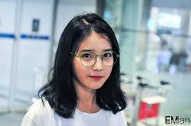 Sewaktu saya kecil seperti itu, saya tinggal di desa sb dengan kakek dan nenek saya. 12 Seleb Cewek Korea Ini Suka Pakai Kacamata Bulat Mirip Harry Potter Jadi Makin Cute Cewekbanget Id Line Today