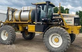 Rogator 1084 Sprayer