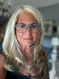 Maria Betro's Instagram, Twitter & Facebook