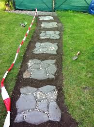 Pflastersteine Und Gartenweg Selber Machen Bauanleitung Zum Gartenweg Gestalten Trittsteine Garten Pflastersteine