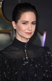 Katherine Waterston: Biography, Movies, Net Worth & Photos