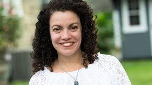 Iris Melendez's Instagram, Twitter & Facebook