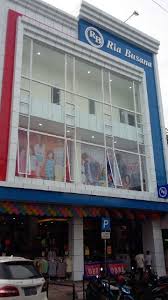 Mereka adalah ria sarwono dan carline darjanto. Ria Busana Ciwangi Jawa Barat 62 266 212370