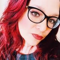 Cynthia Hanlon's Instagram, Twitter & Facebook