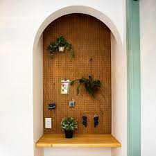 いいね 127件 コメント1件 fukui kensetsuさん fukui kensetsu のinstagramアカウント m様邸のニッチです 玄関ホールにありますが 背面がペグボードになっていて 見た目も使い勝手も良いです o 収納 有孔ボード 玄関ホール 土間 玄関