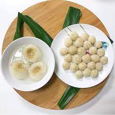 Dù cuộc sống hiện đại nhưng nhiều gia đình khắp ba miền vẫn giữ phong tục làm bánh, bánh chay, đi tảo mộ và kiêng nổi lửa. Z6peweekp71ixm