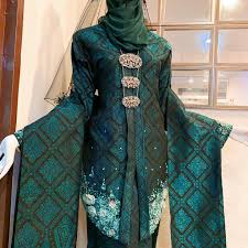 Baju songket green emerald perempuan plussize. Emerald Green Kebaya Tradisional D Renjis Seri Pengantin Facebook
