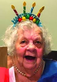 Betsy Betts's Instagram, Twitter & Facebook