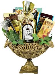 When thinking about the perfect housewarming gift, first think about the recipient. Amazon Com Gift Basket Village Welcome Home A Housewarming Gift Basket For Homeowners In Decorative Bronze And Seagrass Fruit Bowl Gourmet Snacks And Hors Doeuvres Gifts Grocery Gourmet Food