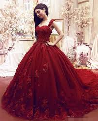 Pin By Isabel Draiman On Dresses In 2020 Burgundy Quinceanera Dresses Red Quinceanera Dresses Prom Dresses Ball Gown