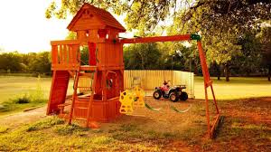 Backyard playground in the landscaping in south jordan utah in south jordan. Kinderspielturm Im Eigenen Garten Das Ist Wichtig Jetzt Auf Www Immobilien Journal De