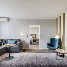 The hotel has an underground car park and the dusseldorf airport (dus) is 20 minutes away by car. Holiday Inn Dusseldorf Neuss Nordrhein Westfalen Bei Hrs Gunstig Buchen