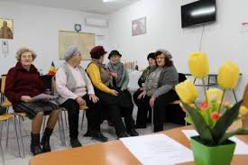 Dracula (vlad the impaler) is the child in this movie, mircea was his grandfather. Clubul De Pensionari Mircea Cel Batran