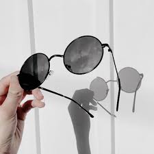 Black And White Glasses Drawing Pin De Crazy Drawing En Oc Xonia Lentes De Moda Transparentes Gafas De Moda Fotografia Gotica