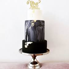 Wedding Cake Trends Predictions Southern Bride Marble and gold place cards.