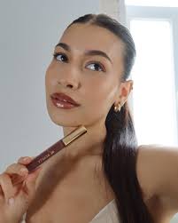 Gloss so good, it speaks for itself 💄✨ #NLBeauty