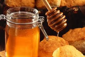 Menghadapi masalah kulit yang kedut, bintikan merah (acne), mempunyai otot yang lebih tegang dan tidak menghadapi masalah tisu kulit berbentuk sarang lebah (phlegmon). Pembuktian Medis Soal Khasiat Madu Dalam Alquran Dan Hadis Republika Online