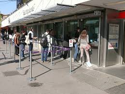Terminus and central change point, overground located. Tekeredik A Kigyo