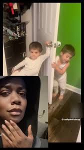 OPPOSITES: Mom divides her twins with door to prove that they are not  telepathic or transmit their thoughts to one another 😂