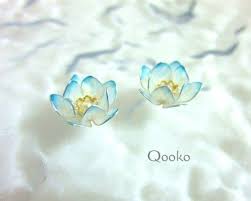 蓮の花のピアス 水色 蓮の花 ハンドメイド 花
