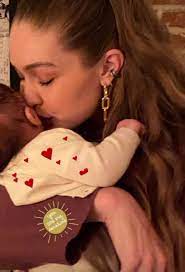 23 alongside a photo of the baby holding onto his finger. Gigi Hadid Reveals Name Of Her And Zayn Malik S Daughter People Com