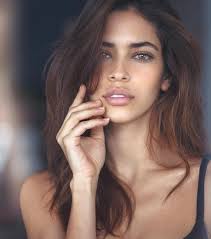 I personally believe Juliana Herz is one of the most beautiful people in  the world. In your opinion, what would you rate her? : r/VindictaRateCelebs