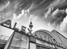 Yes, paid public parking nearby is available to guests. Hotel Park Inn Am Berliner Alexanderplatz Colour Suite Mit Whirlpool