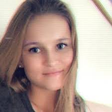 Leah Willis's Instagram, Twitter & Facebook