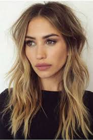 Coupe de cheveux mi long femme 2020 youtube. Coiffure Cheveux Mi Longs Les Modeles De 2021 Doctissimo