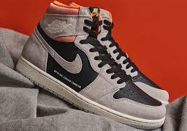 Og Batch Jordan 1 Retro High White Black Red Jordan 1 Grey Black Crimson 555088 018 Store List Sneakernews Com In 2020 Jordan 1 Gray Air Jordans Black Basketball Shoes