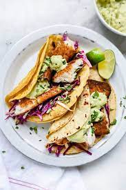 Combine the ingredients for the blackened seasoning in a small bowl and stir to combine. Fish Tacos Picknick Fingerfood Essen Fingerfood Rezepte