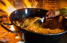 Cuisine traditionnelle est une expression qui fait référence à divers styles gastronomiques dérivés de la culture française. Cuisine Traditionnelle